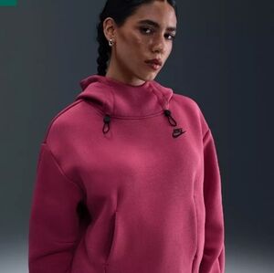 Nike Women's Tech Fleece Oversized Hoodie